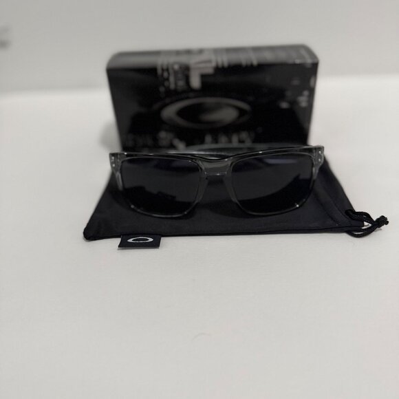 Oakley Holbrook Smoke Gray Frame 9102 Black Lenses - Picture 7 of 7